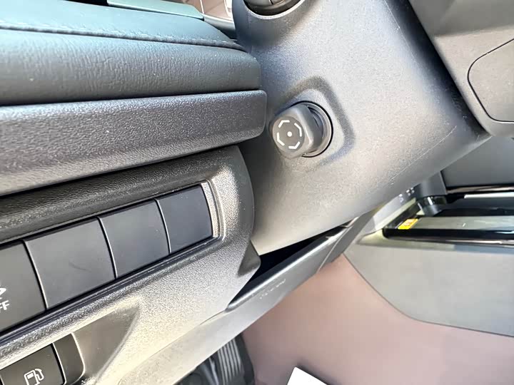 Toyota Camry 2025 2025款 双擎 2.5HG 尊贵智行版