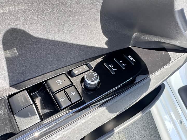 Toyota Camry 2025 2025款 双擎 2.5HG 尊贵智行版