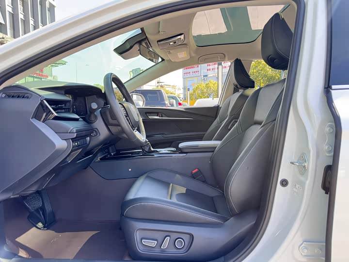 Toyota Camry 2025 2025款 双擎 2.5HG 尊贵智行版