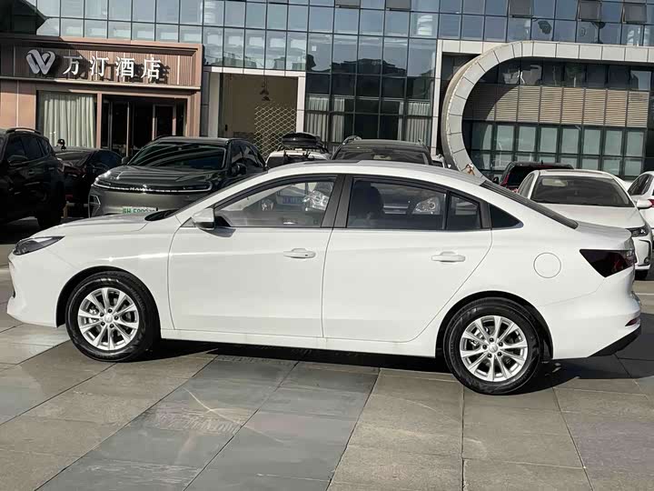 Roewe i5 2026 2026款 1.5L CVT豪华版