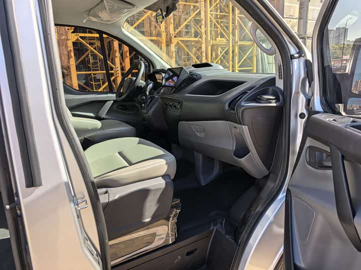 Ford Transit 2022 2022款 2.0T汽油自动多功能商用车中轴低顶双开尾门国VI