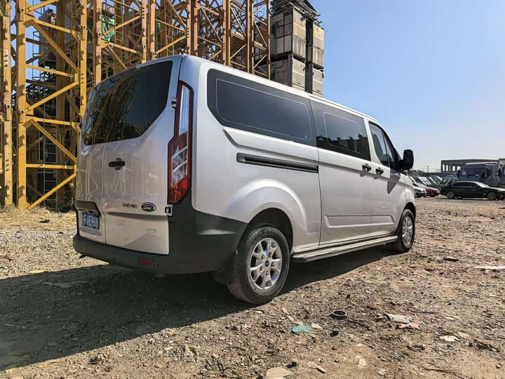 Ford Transit 2022 2022款 2.0T汽油自动多功能商用车中轴低顶双开尾门国VI