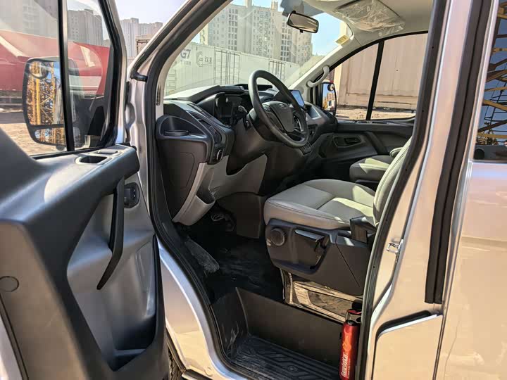 Ford Transit 2022 2022款 2.0T汽油自动多功能商用车中轴低顶双开尾门国VI