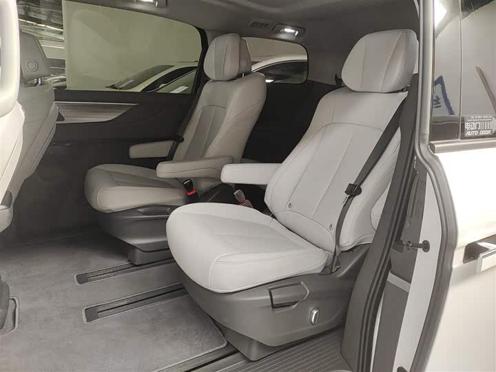 Buick GL8 ES 2025 2025款 陆尊 智享版