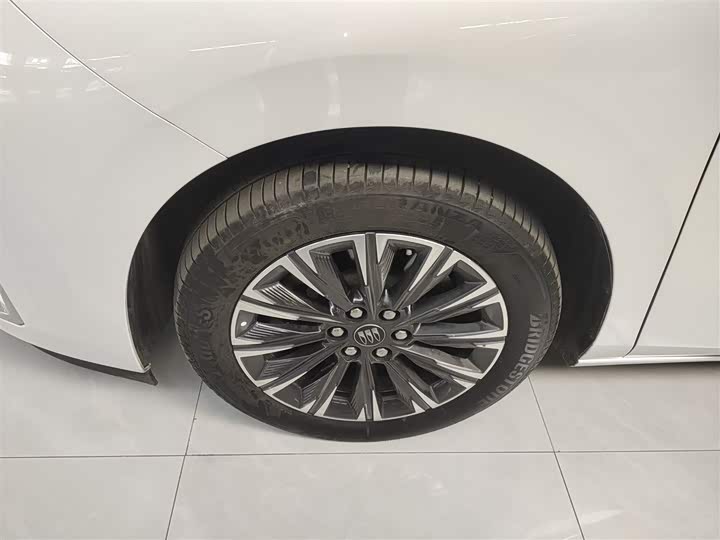 Buick GL8 ES 2025 2025款 陆尊 智享版