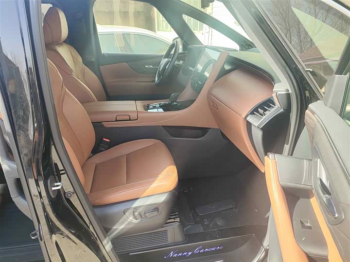 Toyota Vellfire 2024 2024款 皇冠 双擎 2.5L 至尊版