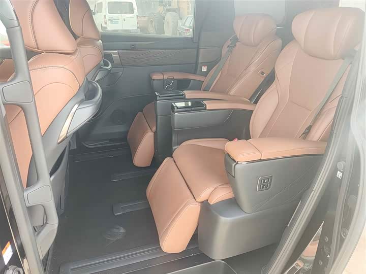 Toyota Vellfire 2024 2024款 皇冠 双擎 2.5L 至尊版