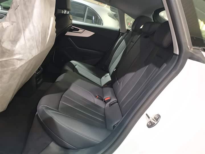 Audi A5 2024 2024款 Sportback 40 TFSI 时尚动感型