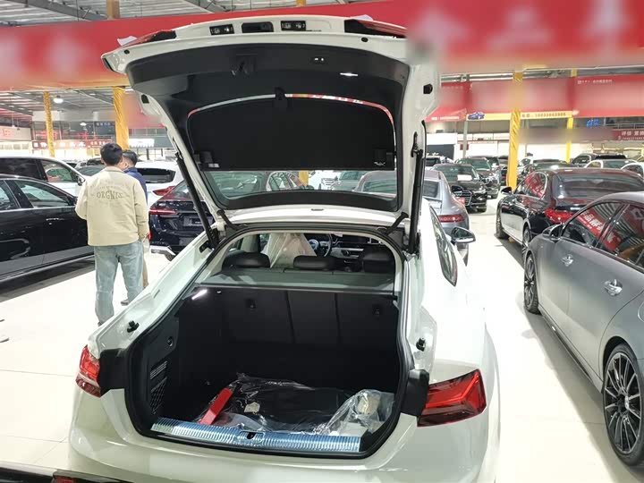 Audi A5 2024 2024款 Sportback 40 TFSI 时尚动感型