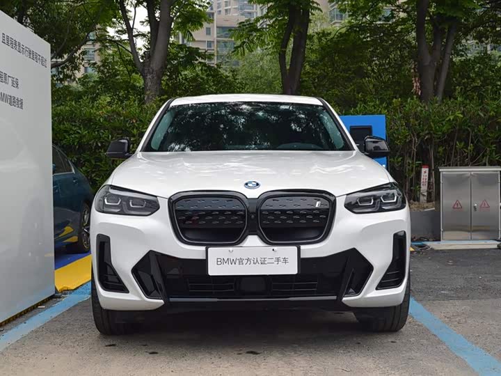 2024 BMW iX3