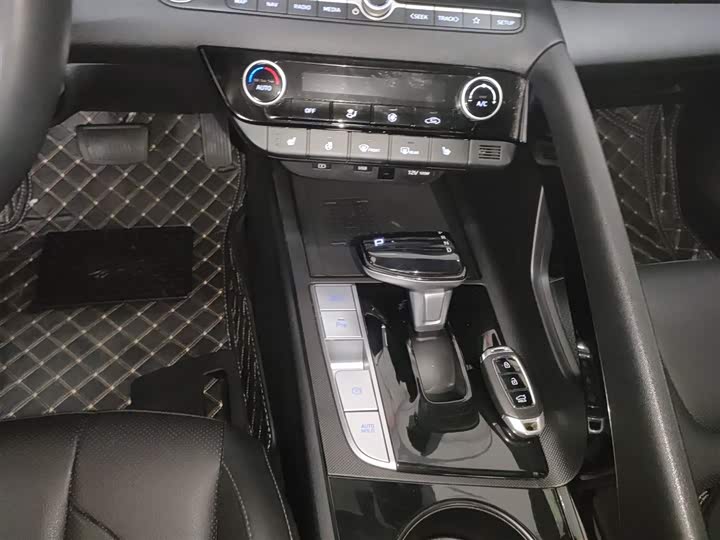 Hyundai Elantra N line 2023 2023款 1.5L CVT LUX尊贵版