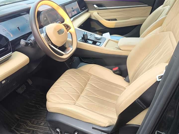 Geely Monjaro 2025 2025款 东方曜 2.0TD 自动四驱望月版