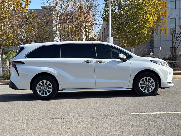 Toyota Granvia 2024 2024款 2.5L混动 舒适版