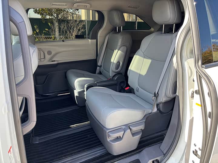 Toyota Granvia 2024 2024款 2.5L混动 舒适版