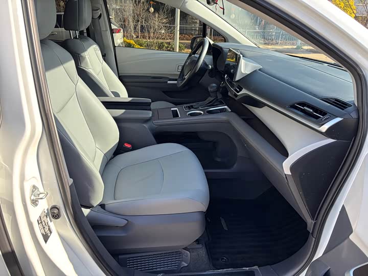 Toyota Granvia 2024 2024款 2.5L混动 舒适版