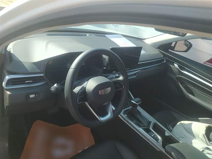 Geely Emgrand 2025 2025款 第4代 1.5L CVT龙腾版