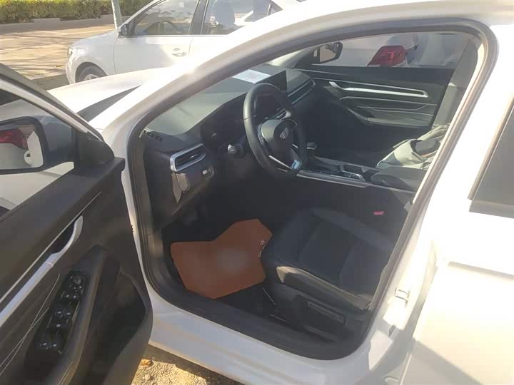 Geely Emgrand 2025 2025款 第4代 1.5L CVT龙腾版