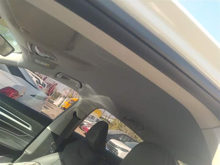 Geely Emgrand 2025 2025款 第4代 1.5L CVT龙腾版