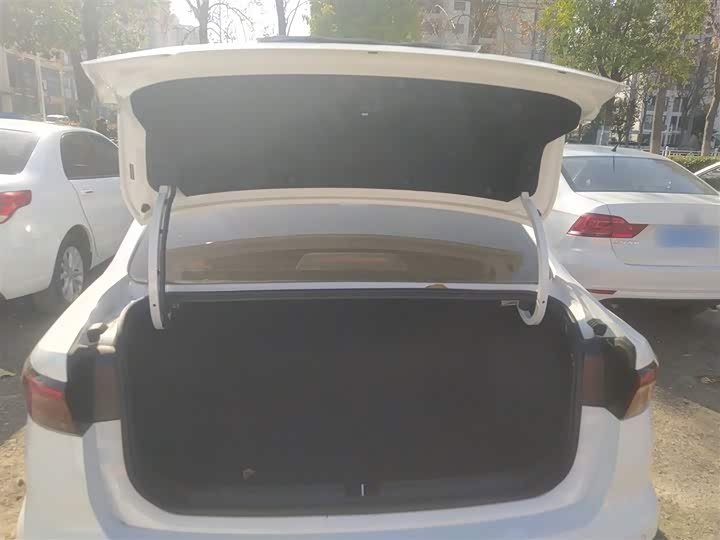 Geely Emgrand 2025 2025款 第4代 1.5L CVT龙腾版