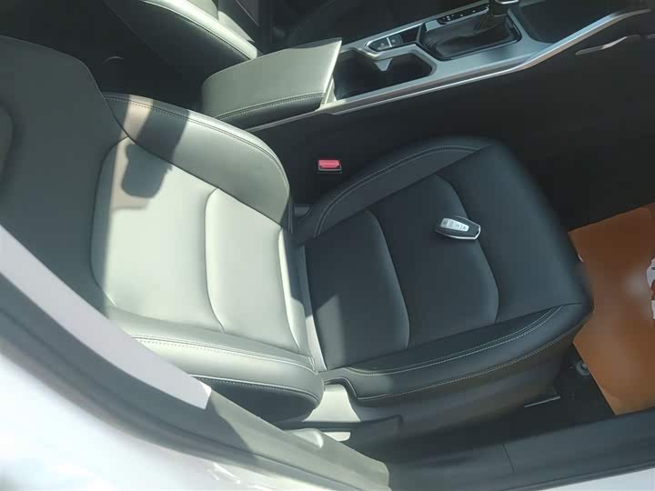 Geely Emgrand 2025 2025款 第4代 1.5L CVT龙腾版