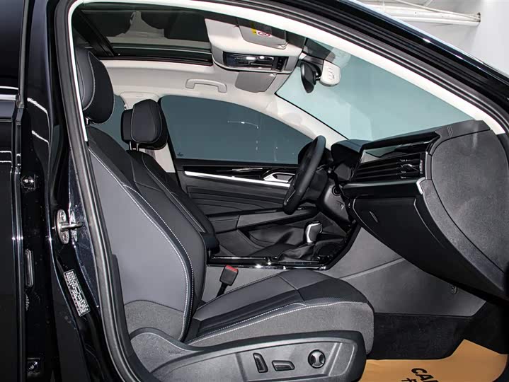 Volkswagen Passat 2025 2025款 出众款 330TSI 星空精英版