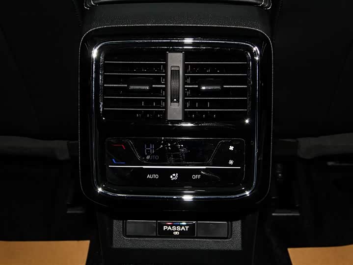 Volkswagen Passat 2025 2025款 出众款 330TSI 星空精英版