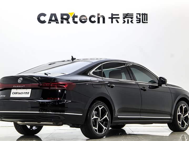 Volkswagen Passat 2025 2025款 出众款 330TSI 星空精英版