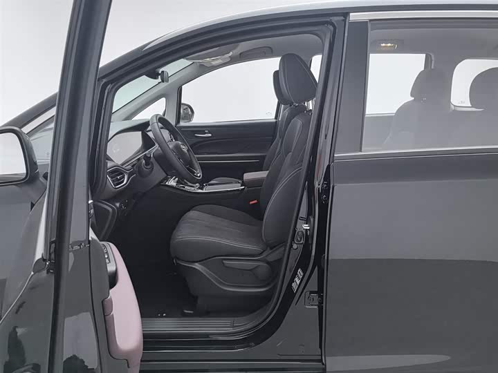 GAC Trumpchi M6 2025 2025款 MAX 270T WDCT 豪华版