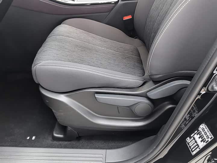 GAC Trumpchi M6 2025 2025款 MAX 270T WDCT 豪华版