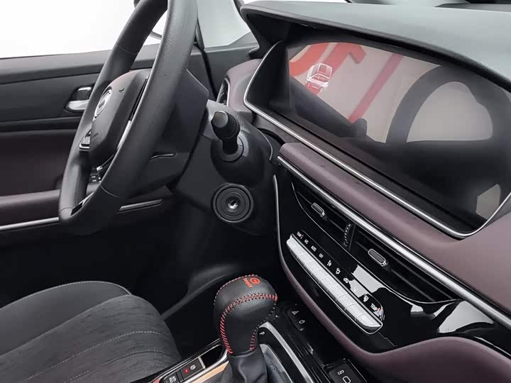 GAC Trumpchi M6 2025 2025款 MAX 270T WDCT 豪华版