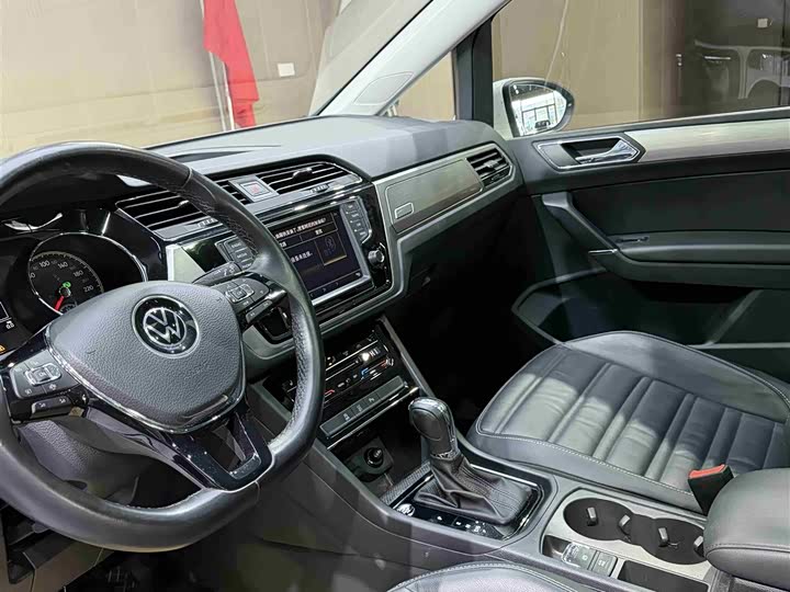 Volkswagen Touran L 2021 2021款 途安L 280TSI DSG拓界版 7座