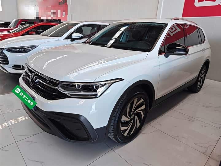 2025 Volkswagen Tiguan L Pro