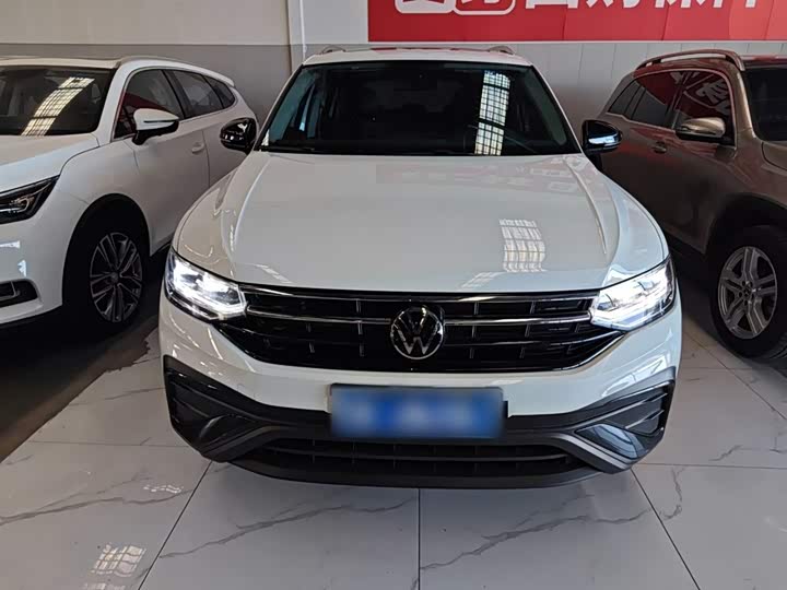 2025 Volkswagen Tiguan L Pro