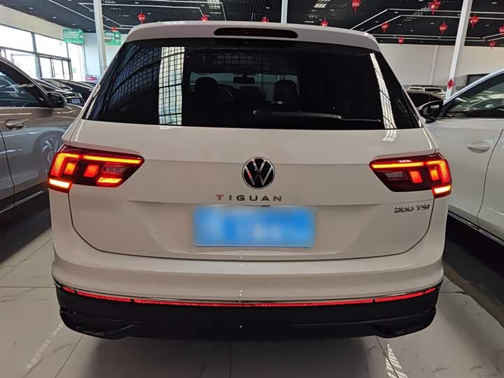 2025 Volkswagen Tiguan L Pro