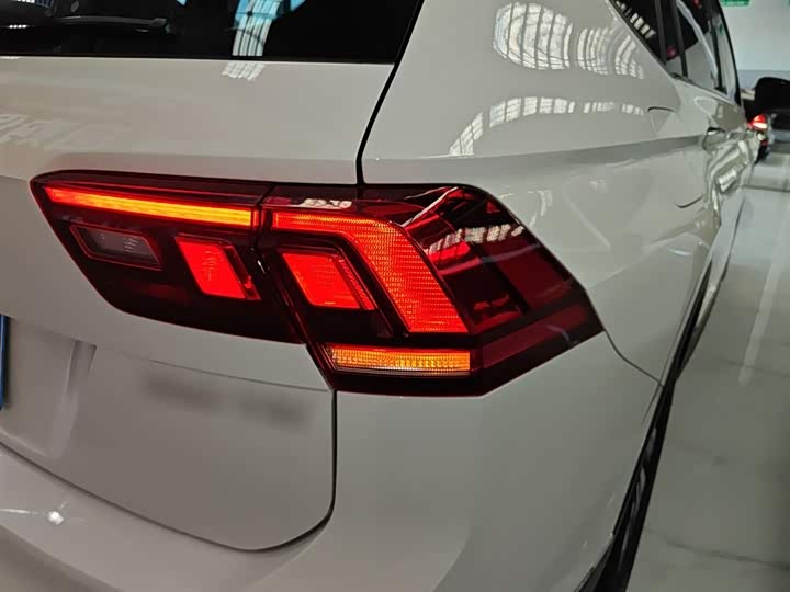 Volkswagen Tiguan L Pro 2025 2025款 出众款 300TSI 自动两驱龙腾版