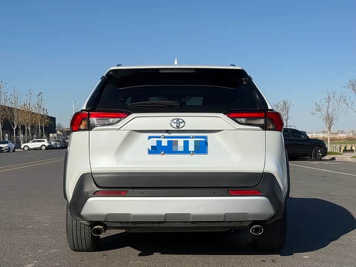 Toyota RAV4 2024 2024款 2.0L CVT四驱探险Plus版