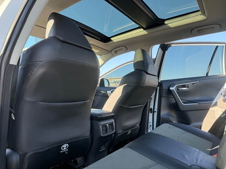 Toyota RAV4 2024 2024款 2.0L CVT四驱探险Plus版