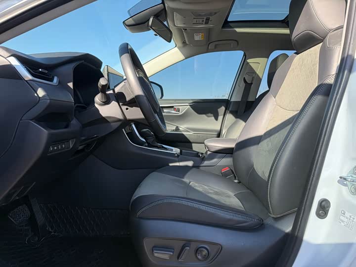 Toyota RAV4 2024 2024款 2.0L CVT四驱探险Plus版