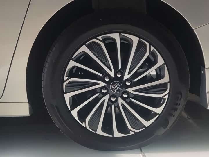 Buick GL8 Hybrid 2025 2025款 陆尚 先享版 7座