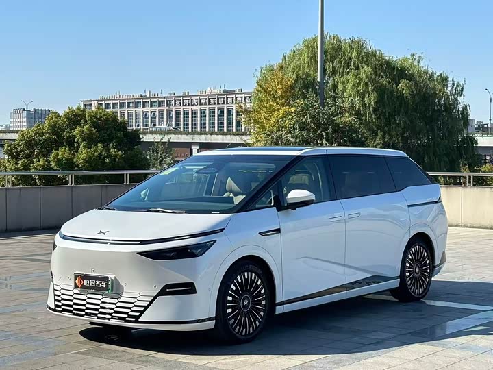 2025 XPeng X9