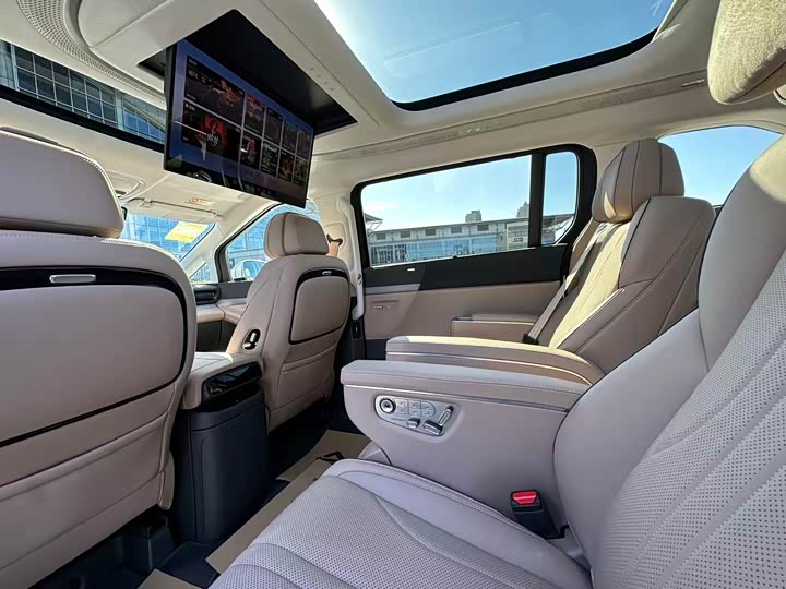 XPeng X9 2025 2025款 纯电 740超长续航 Max