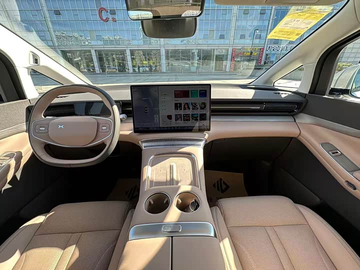 XPeng X9 2025 2025款 纯电 740超长续航 Max