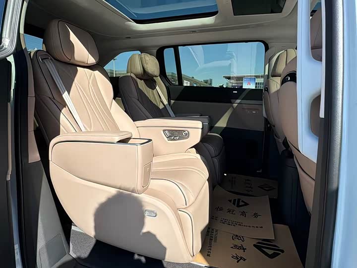 XPeng X9 2025 2025款 纯电 740超长续航 Max