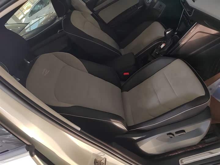 Volkswagen Tayron X 2023 2023款 330TSI 两驱尊贵高能版