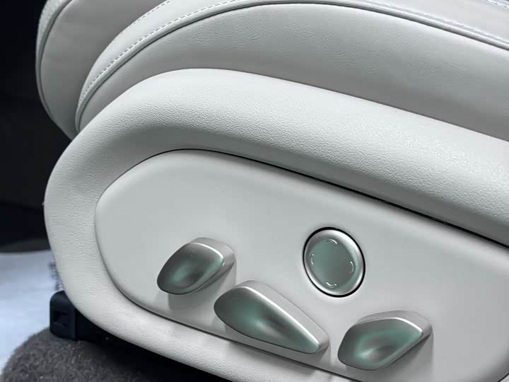 IM motors LS7 2025 2025款 焕新版 Ultra