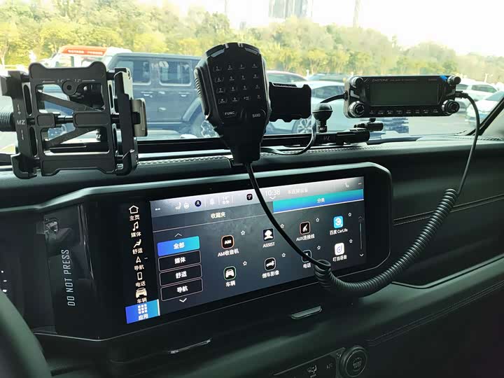 Jeep Wrangler 2024 2024款 2.0T 撒哈拉四门版