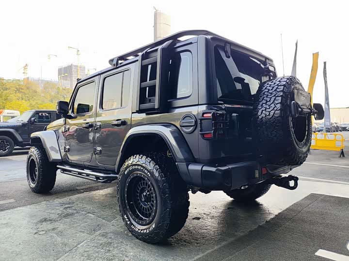 Jeep Wrangler 2024 2024款 2.0T 撒哈拉四门版