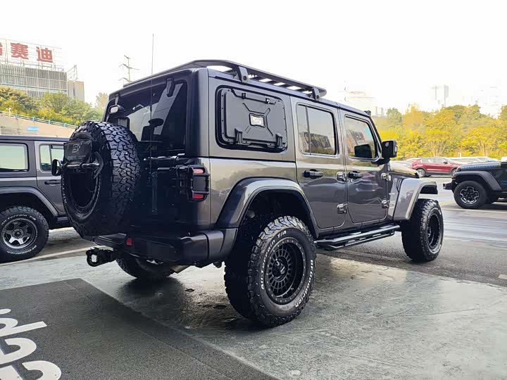 Jeep Wrangler 2024 2024款 2.0T 撒哈拉四门版