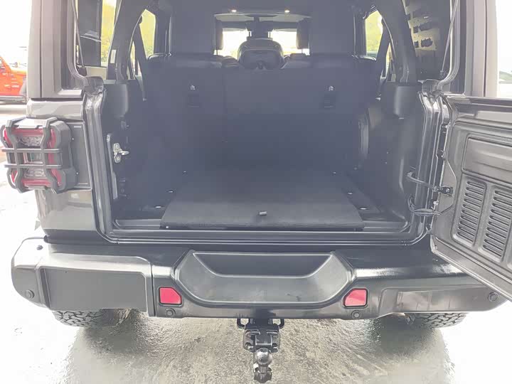 Jeep Wrangler 2024 2024款 2.0T 撒哈拉四门版