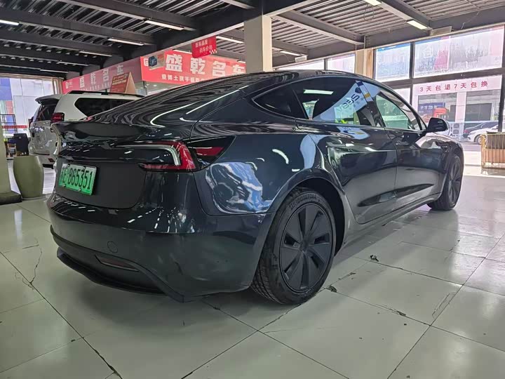 2025 Tesla Model 3